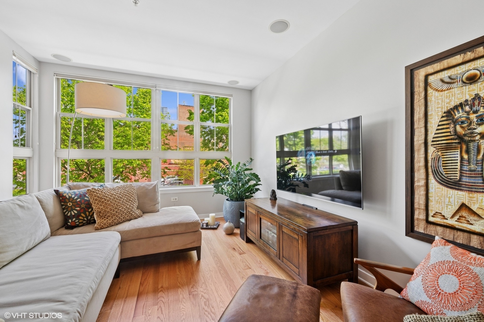 Property Photo: 51 E 23rd Street IL 60616