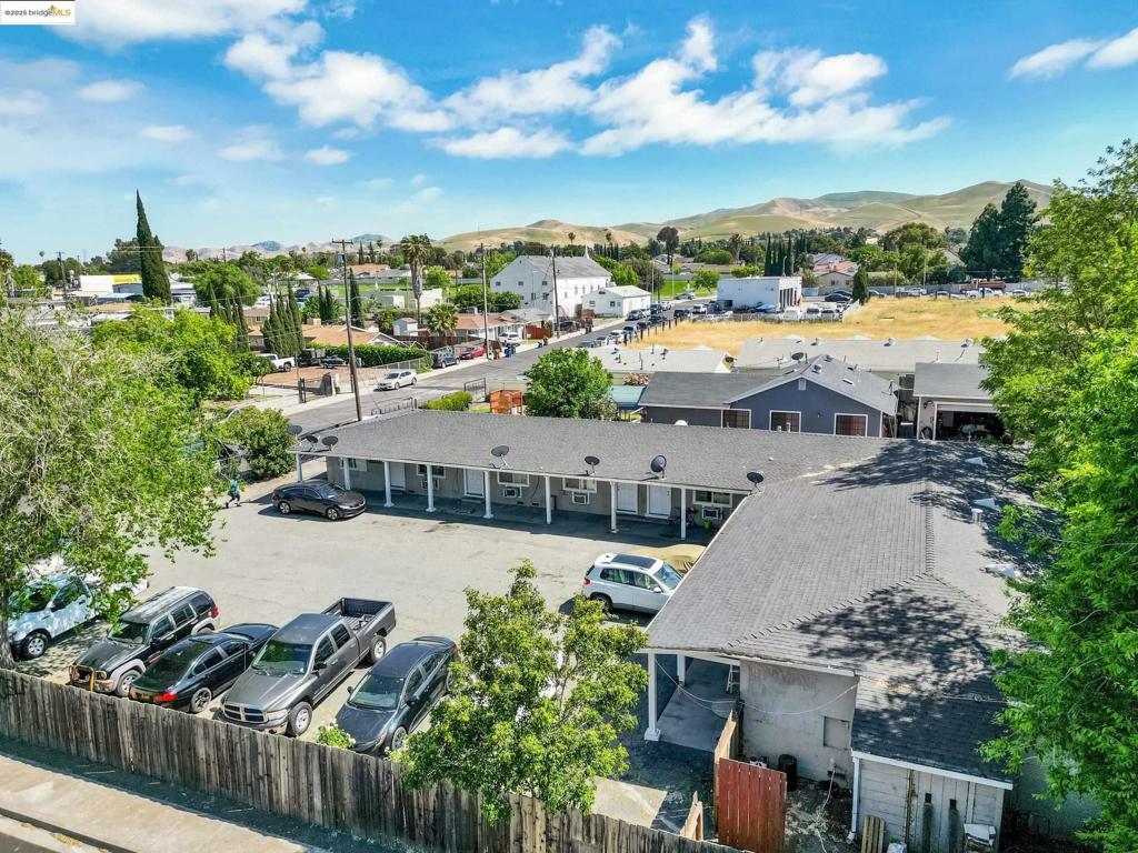 Property Photo: 41 Solano Ave CA 94565