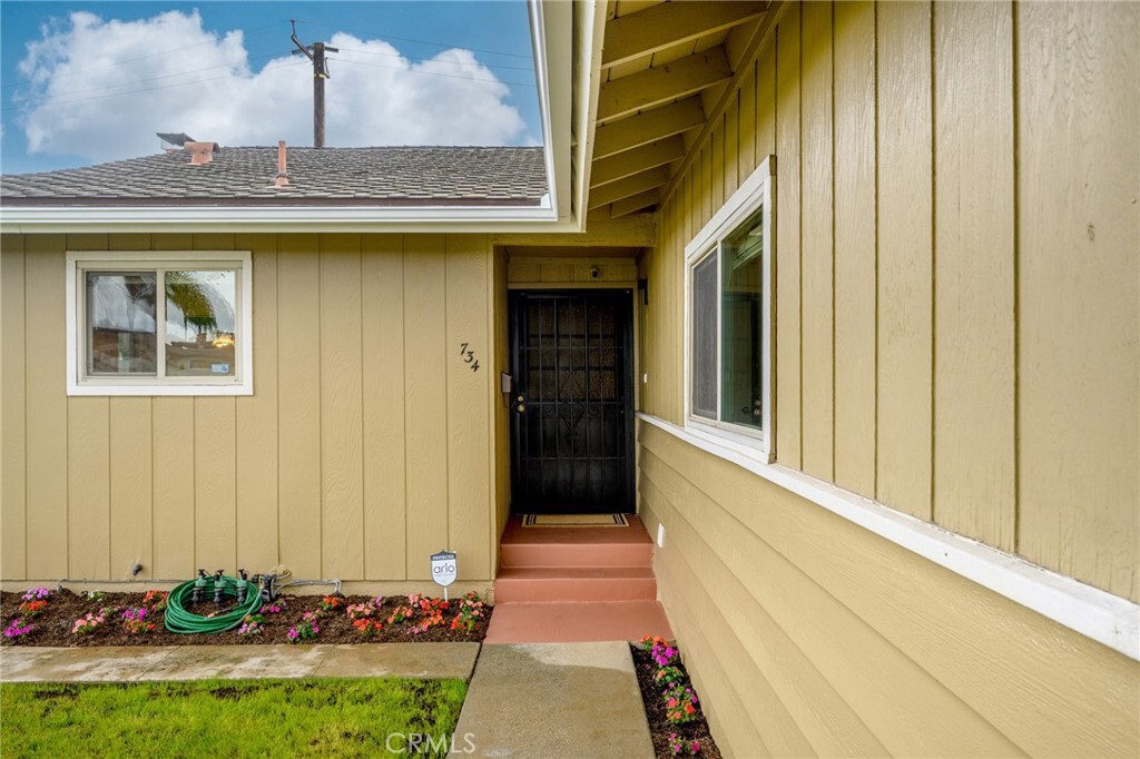 Property Photo:  734 E Elsmere Drive  CA 90746 