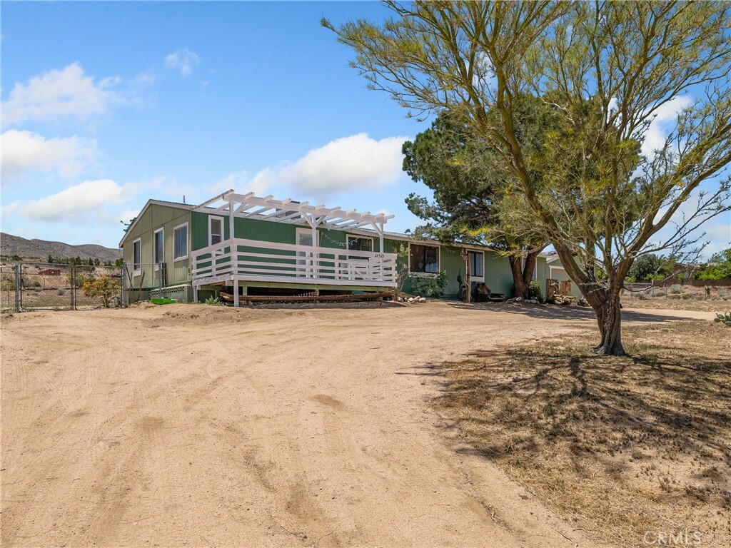 Property Photo: 26525 Horizon Street CA 92308