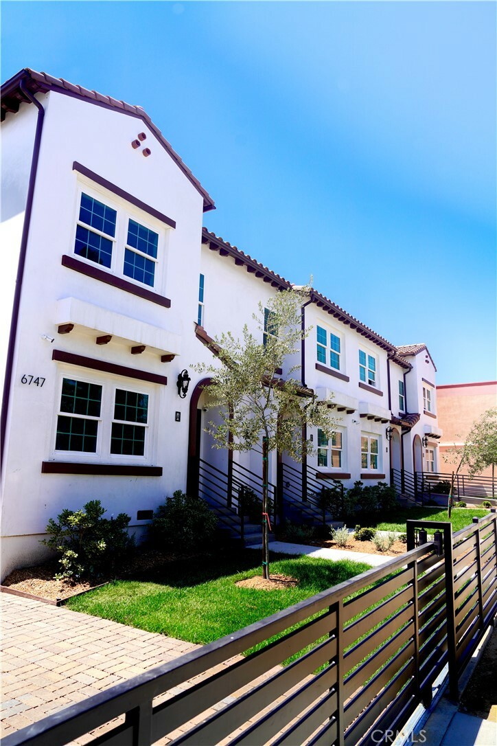 Property Photo: 6747 Pickering Avenue B CA 90601