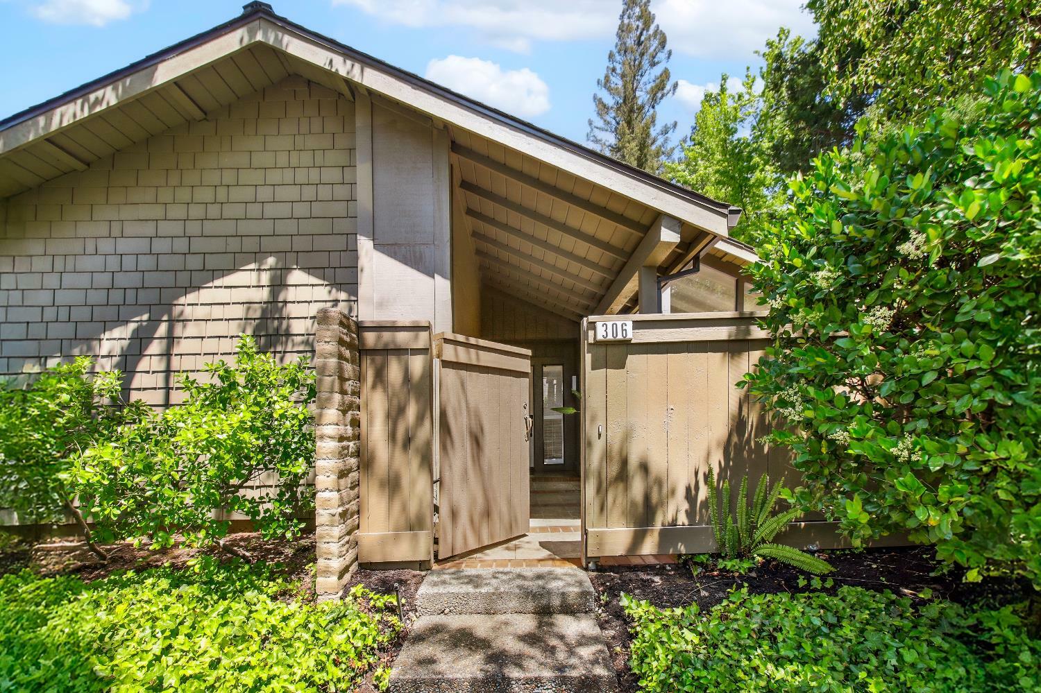 Property Photo: 306 East Ranch Road CA 95825