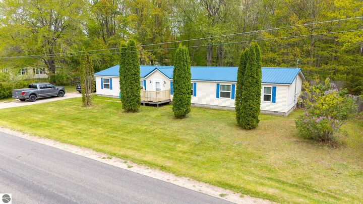 Property Photo:  299 Cloverleaf Lane  MI 48629 