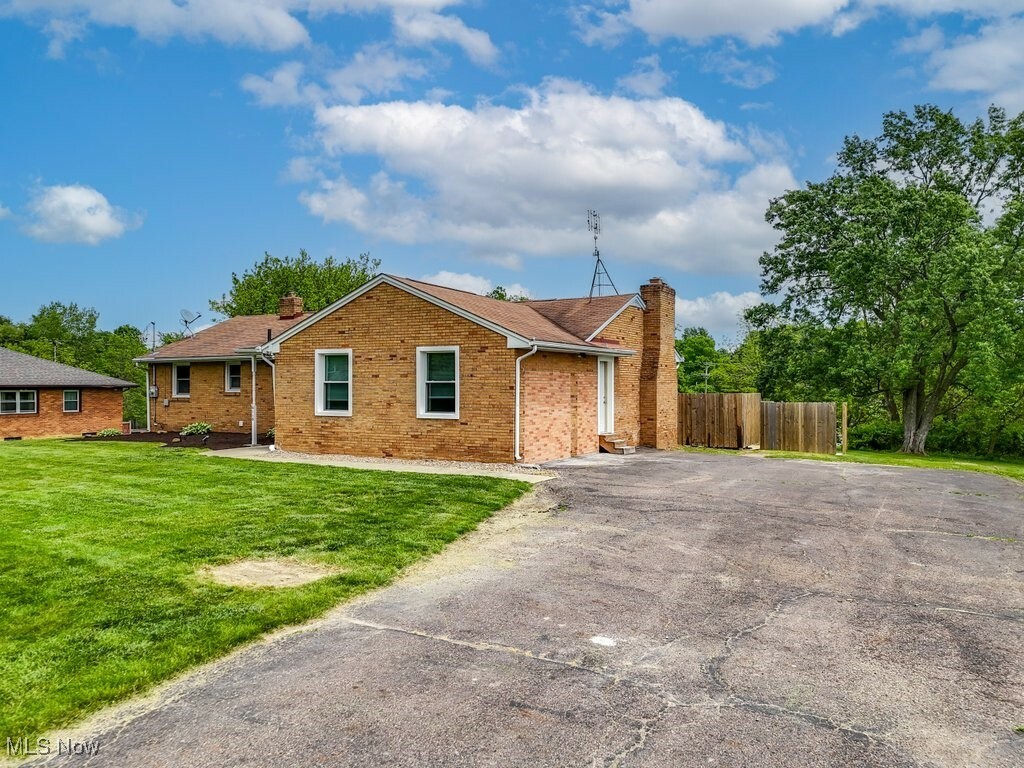 Property Photo: 6116 Melody Road NE OH 44721