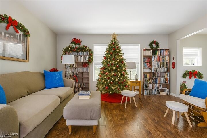 Property Photo:  180 Elizabeth Parkway  OH 44304 