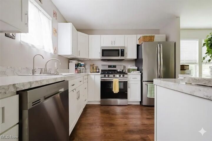 Property Photo:  180 Elizabeth Parkway  OH 44304 