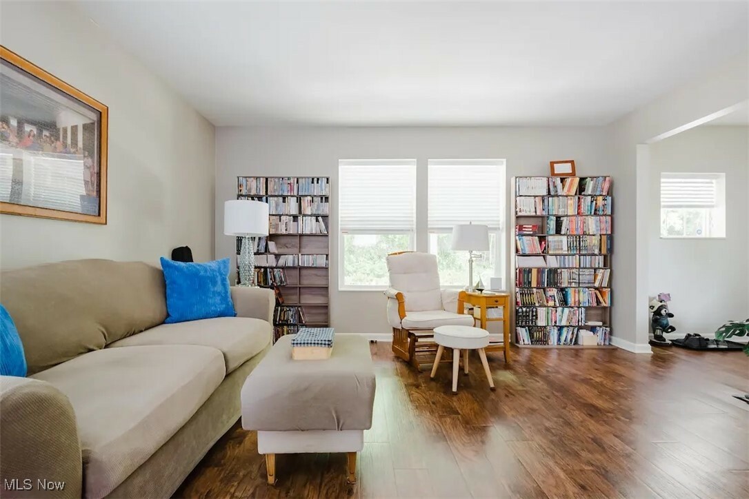 Property Photo: 180 Elizabeth Parkway OH 44304