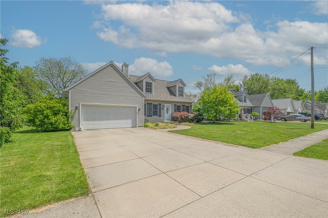 Property Photo: 915 Devonshire Avenue OH 44054