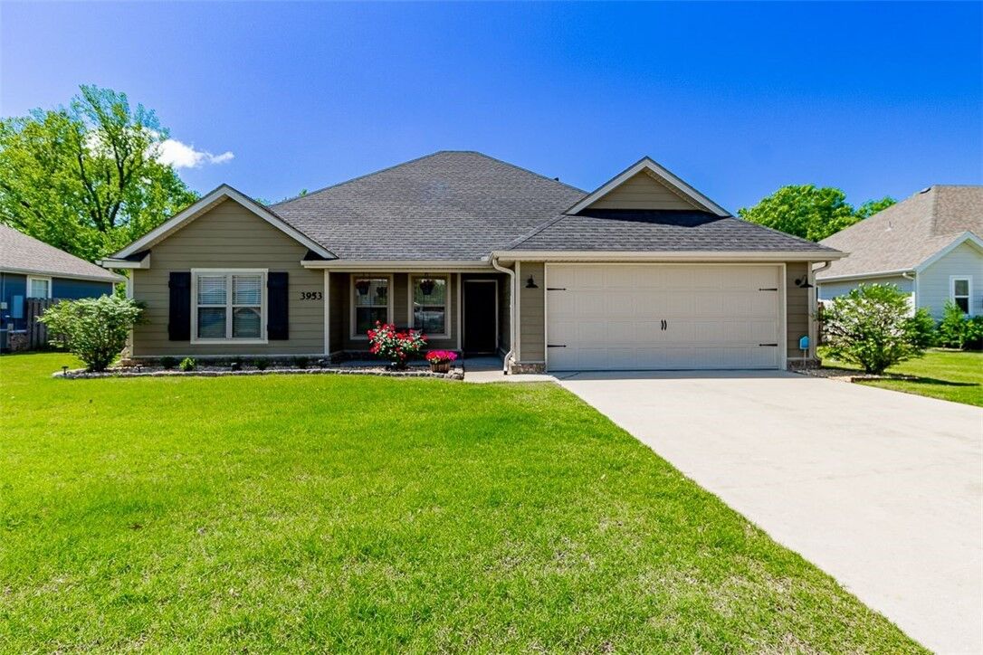 Property Photo: 3953 Wooded Avenue AR 72764