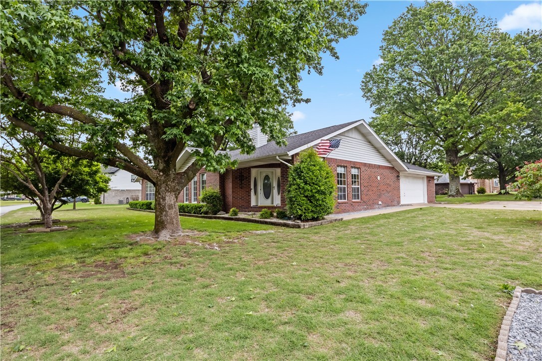 Property Photo: 21660 Seminole Court AR 72761