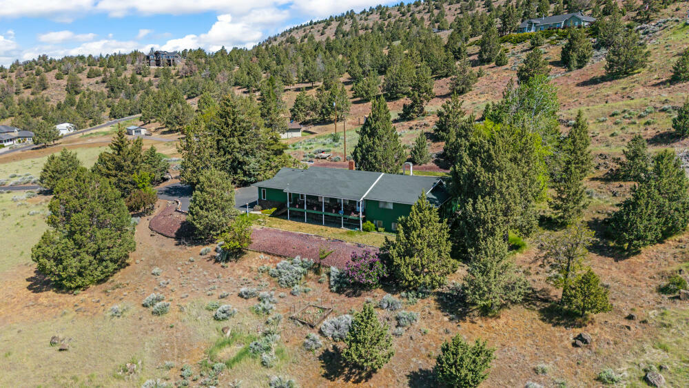 Property Photo: 11445 Hill Road OR 97601
