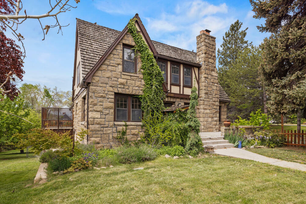 Property Photo:  1540 Pacific Terrace  OR 97601 