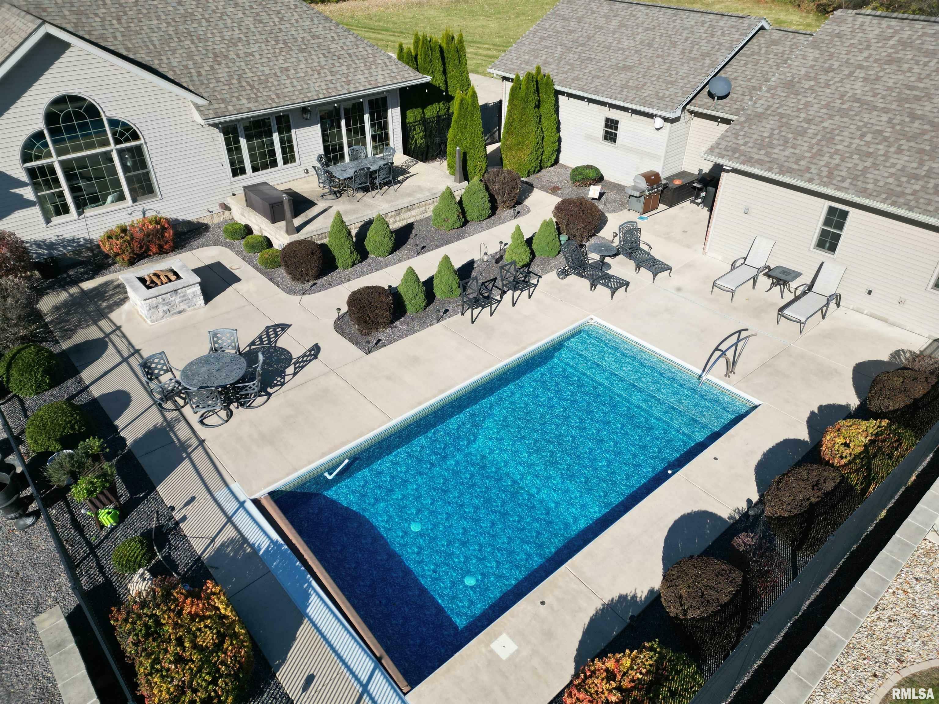 Property Photo: 13202 Kelstadt Road IL 61517
