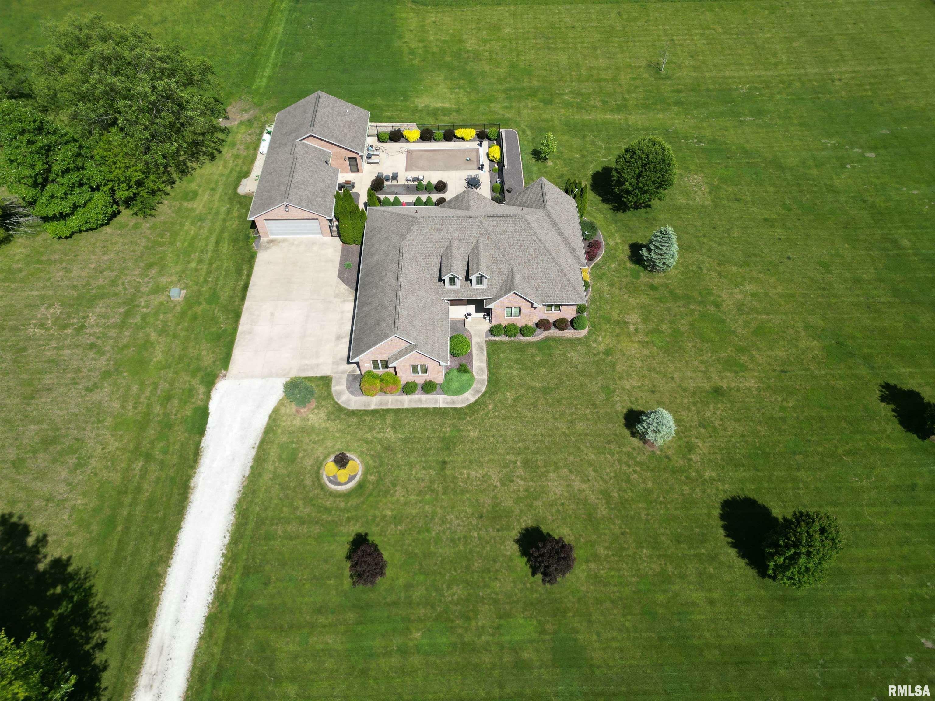 Property Photo: 13202 Kelstadt Road IL 61517
