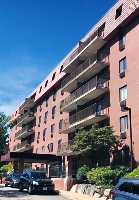Property Photo: 125 Pleasant St 304 MA 02446