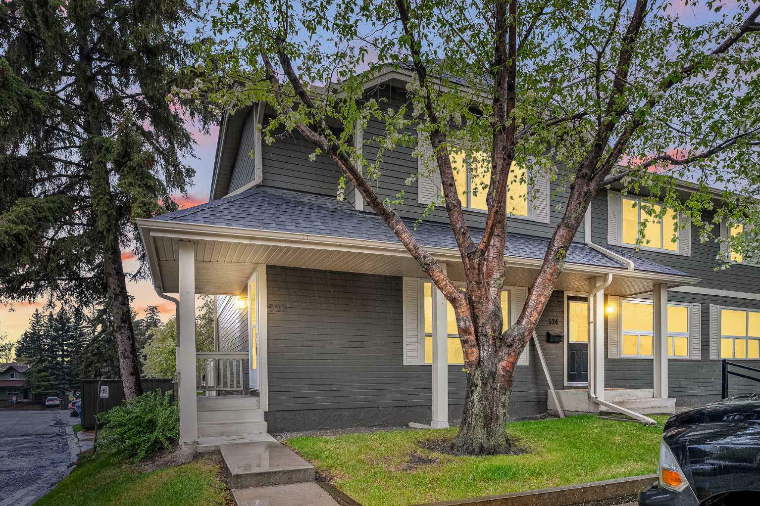 Property Photo:  522 Queenston Gardens SE  AB T2J 6N7 