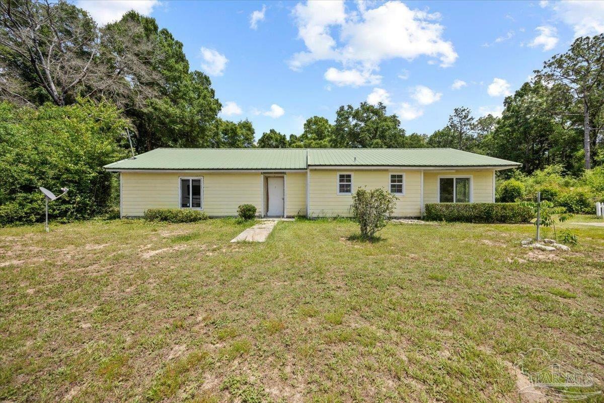 Property Photo:  3950 Oakus Dr  FL 32583 