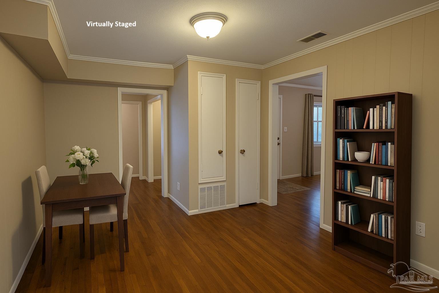 Property Photo: 10 Kennington Dr FL 32507