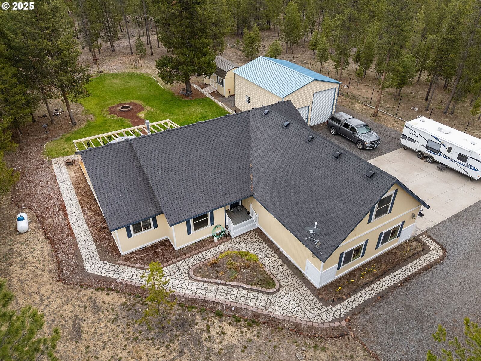 Property Photo: 145343 Birchwood Dr OR 97739