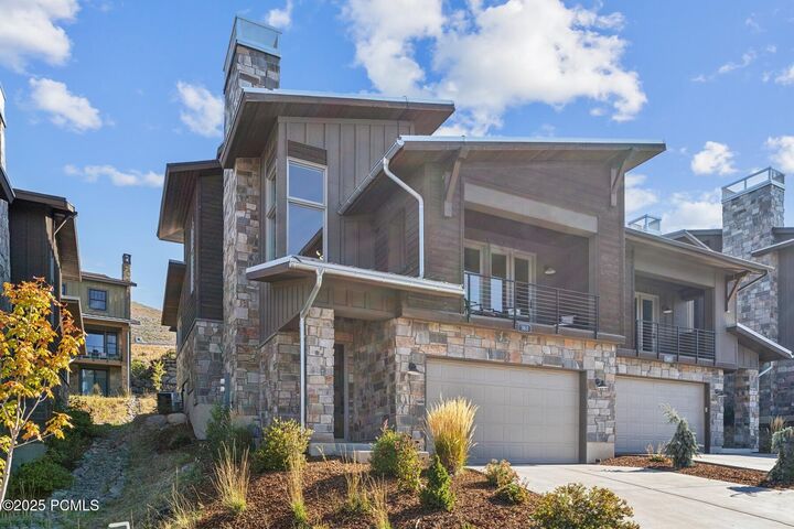 Property Photo: 363 E Overlook Loop UT 84036