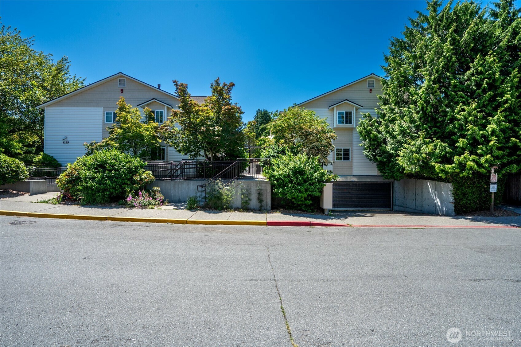 Property Photo:  1255 NE 152nd Street 3  WA 98155 
