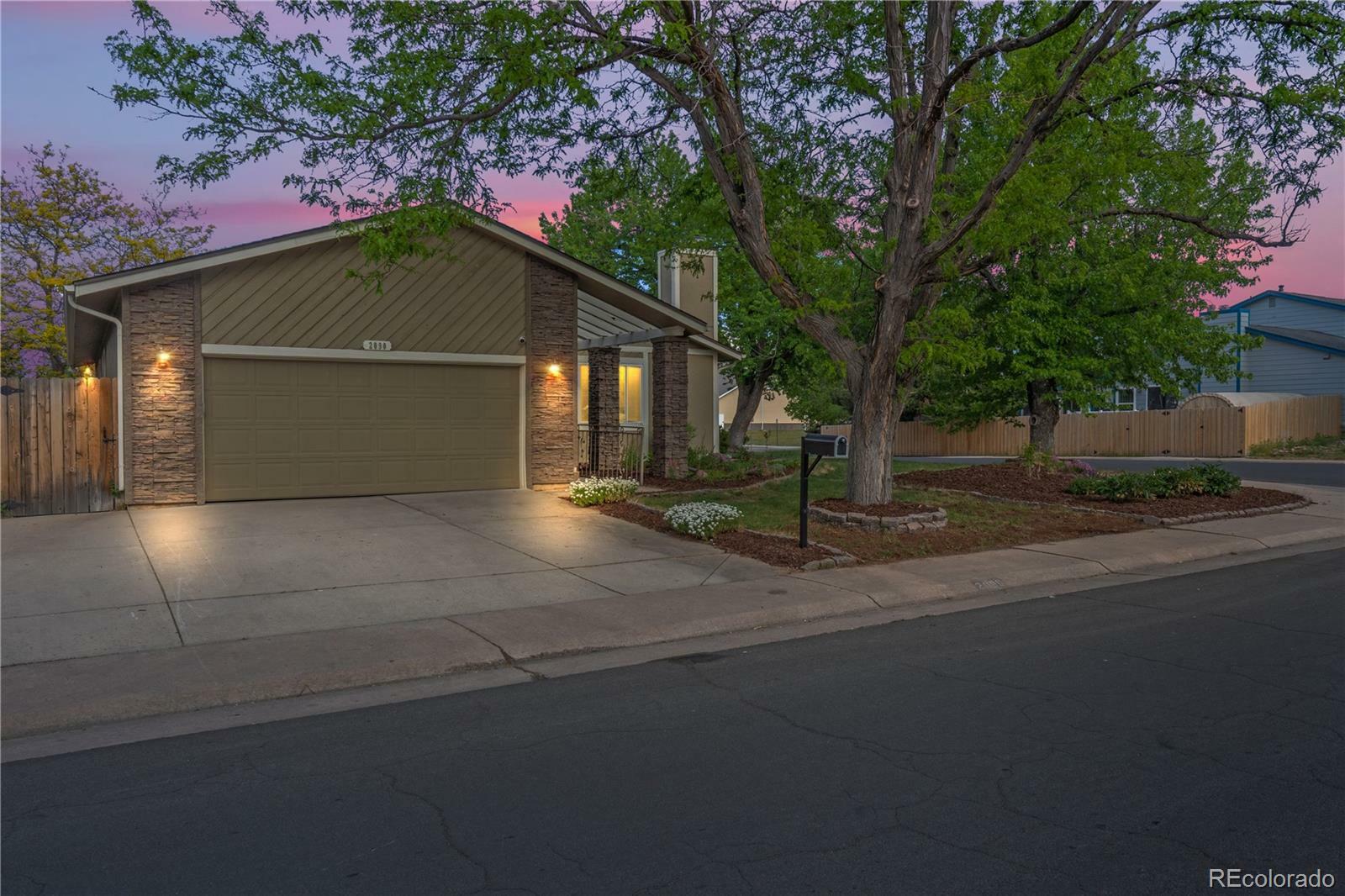 Property Photo: 2090 S Fairplay Street CO 80014