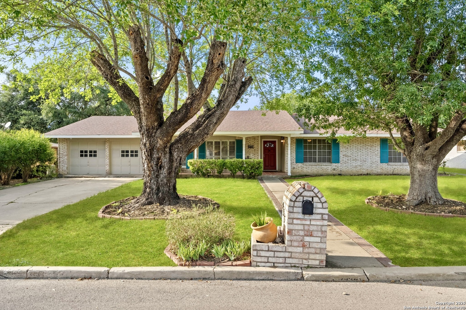 Property Photo: 437 Spaceway Dr. TX 78239