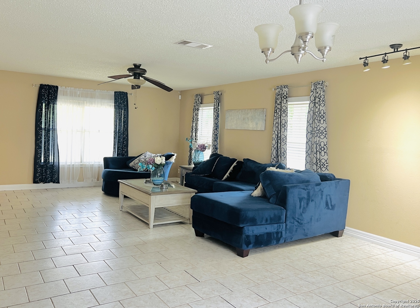 Property Photo: 9208 Bowen TX 78250