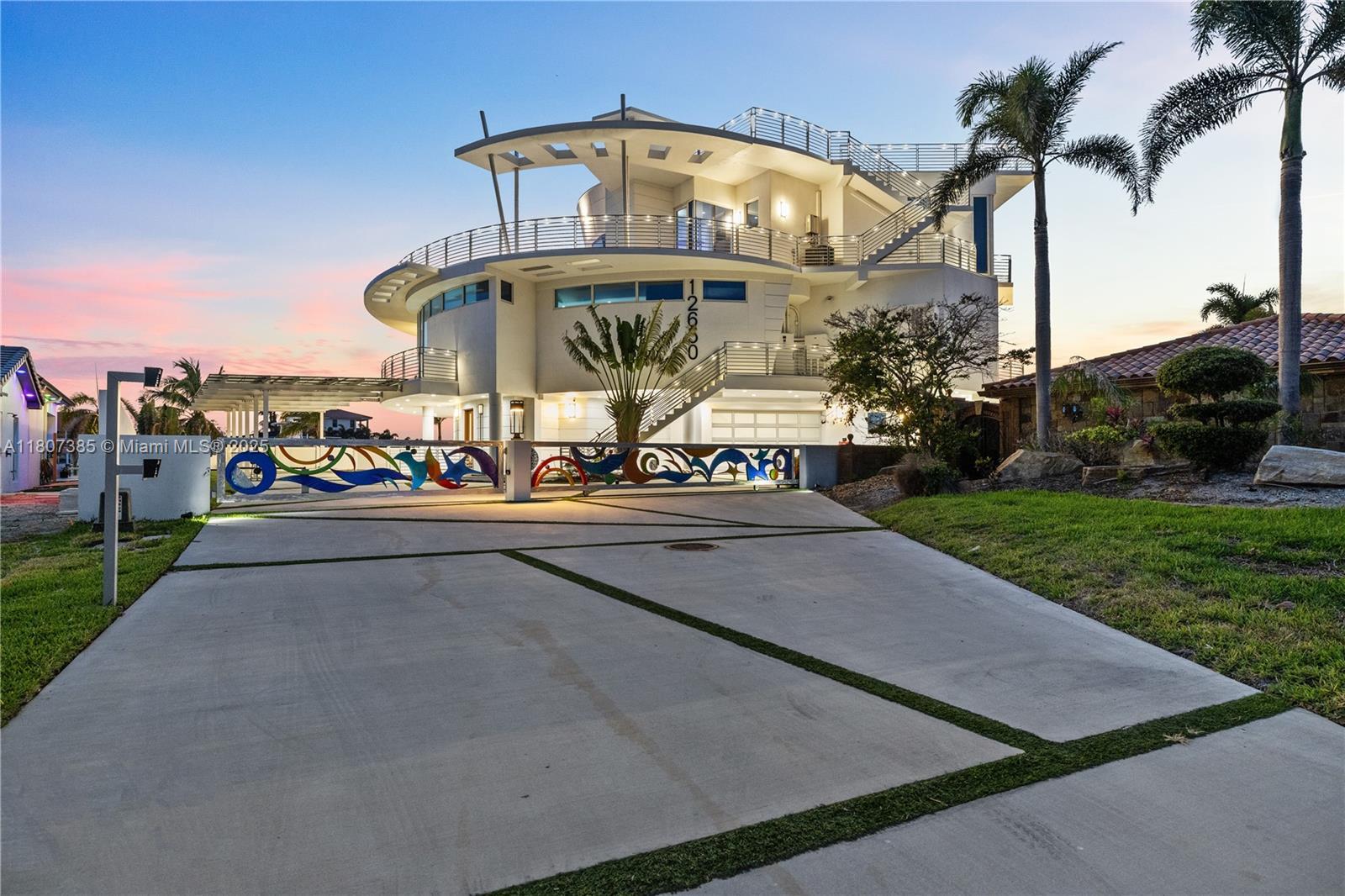 Property Photo: 12650 7th Street E FL 33706