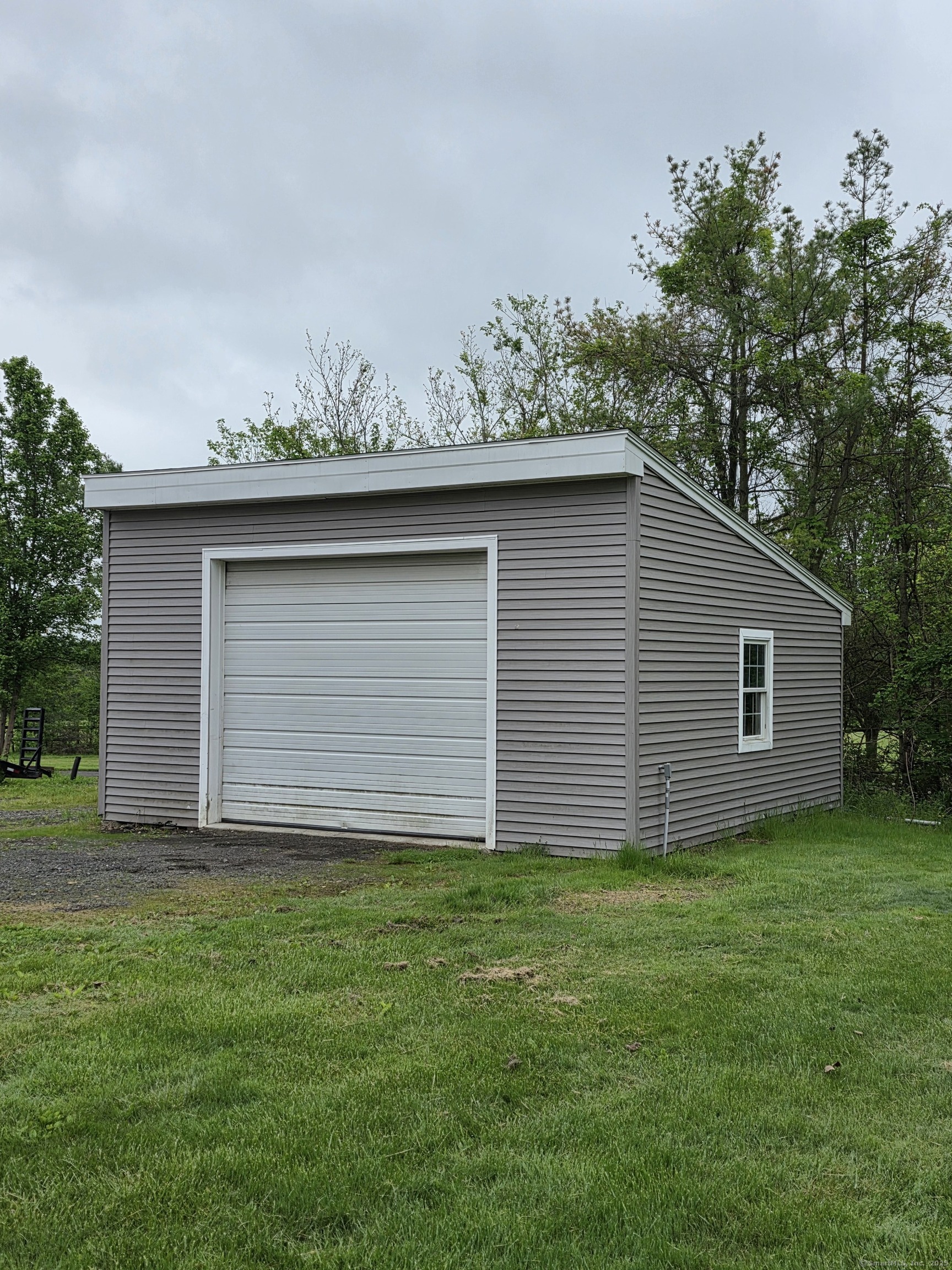 Property Photo:  319 Thompsonville Road  CT 06078 