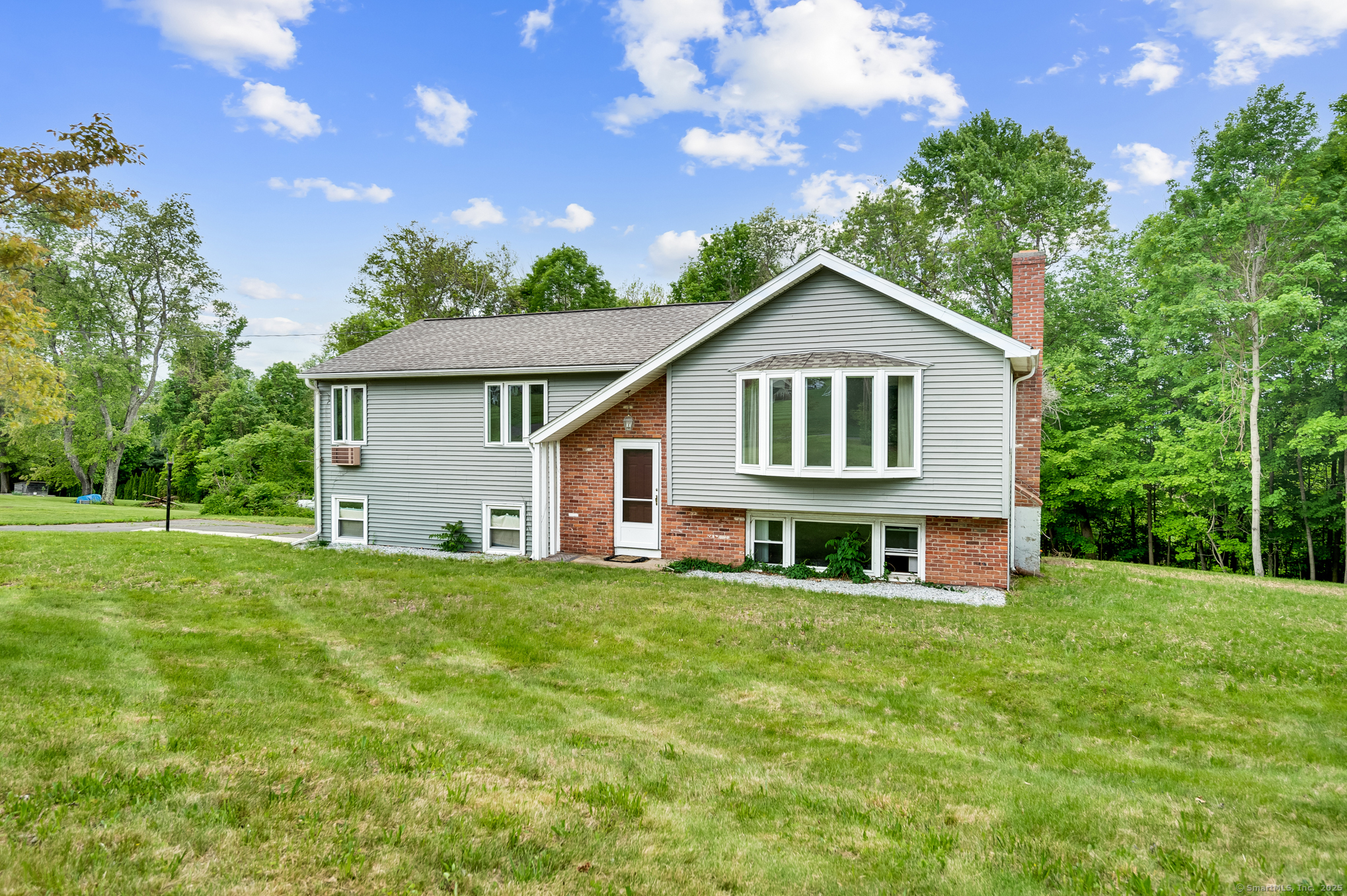 Property Photo: 18 Hillcrest Drive CT 06071