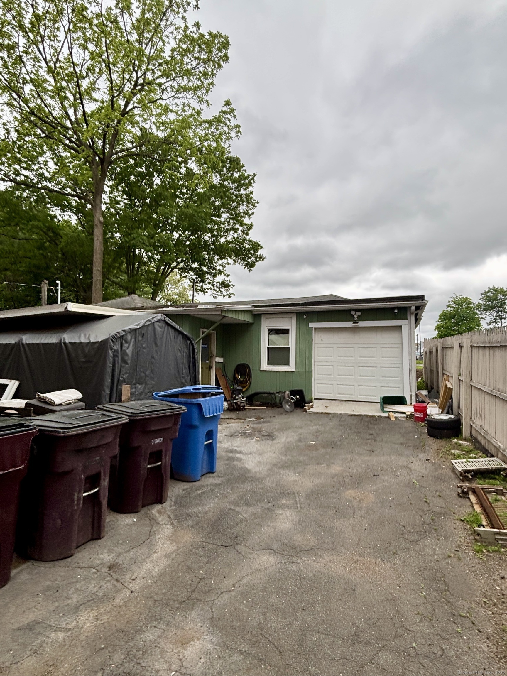 Property Photo: 33 Wakefield Court CT 06053