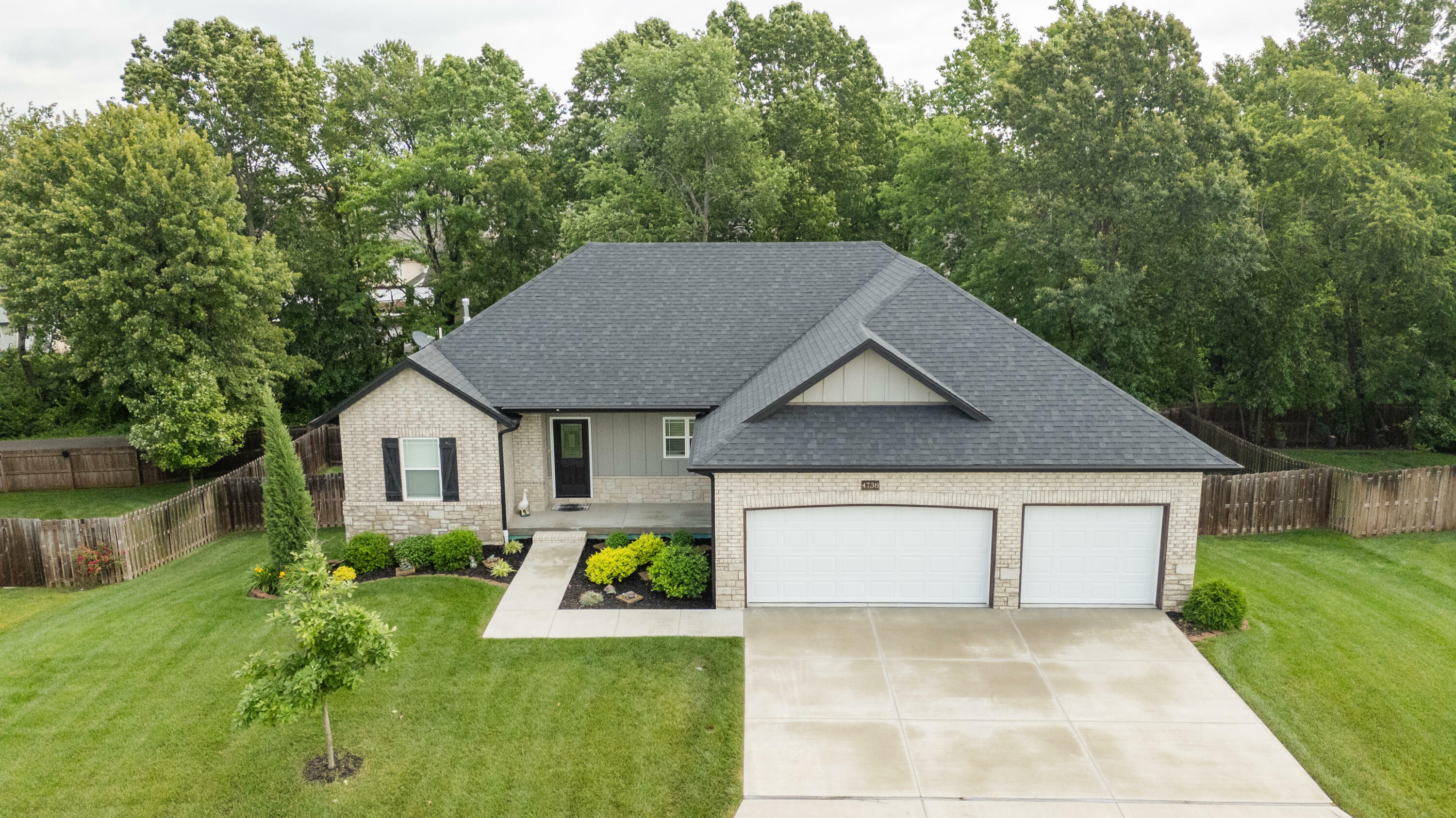 Property Photo: 4738 N Florence Avenue MO 65721