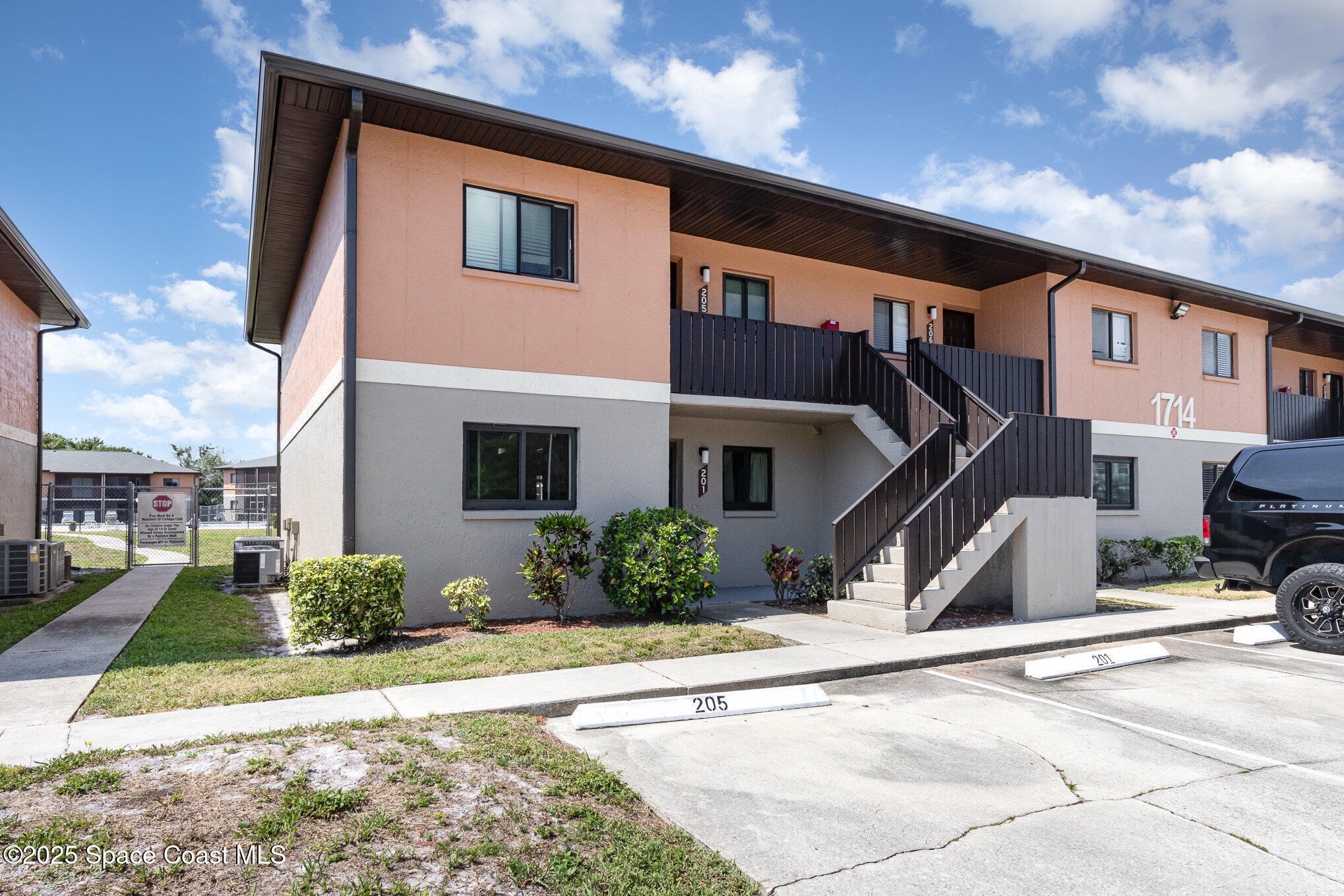 Property Photo: 1714 University Lane FL 32922
