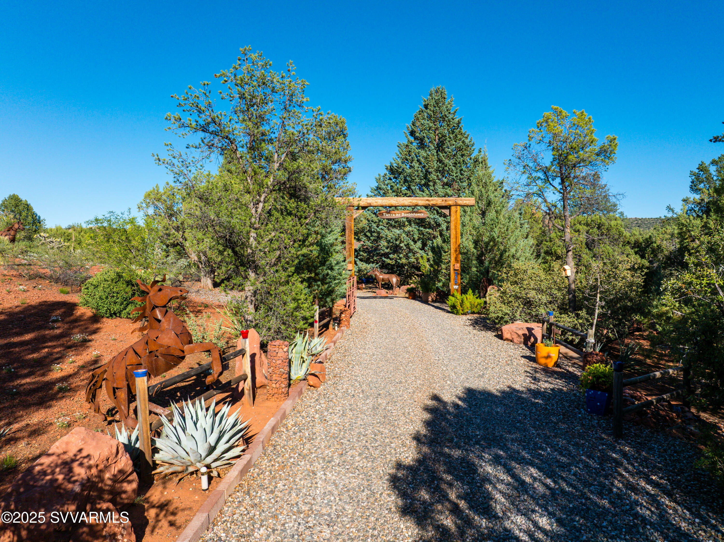 Property Photo: 550 El Camino Rd AZ 86336