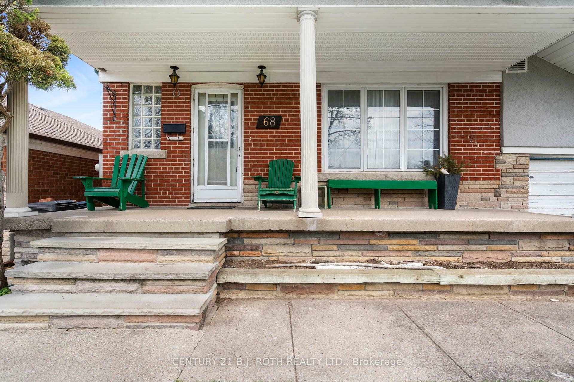Property Photo: 68 Maywood Park ON M1K 2H2