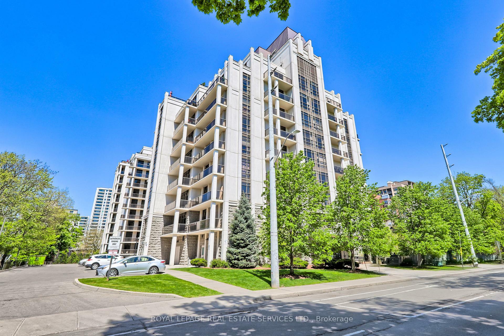 Property Photo: 90 Charlton Avenue W 304 ON L8P 0B4
