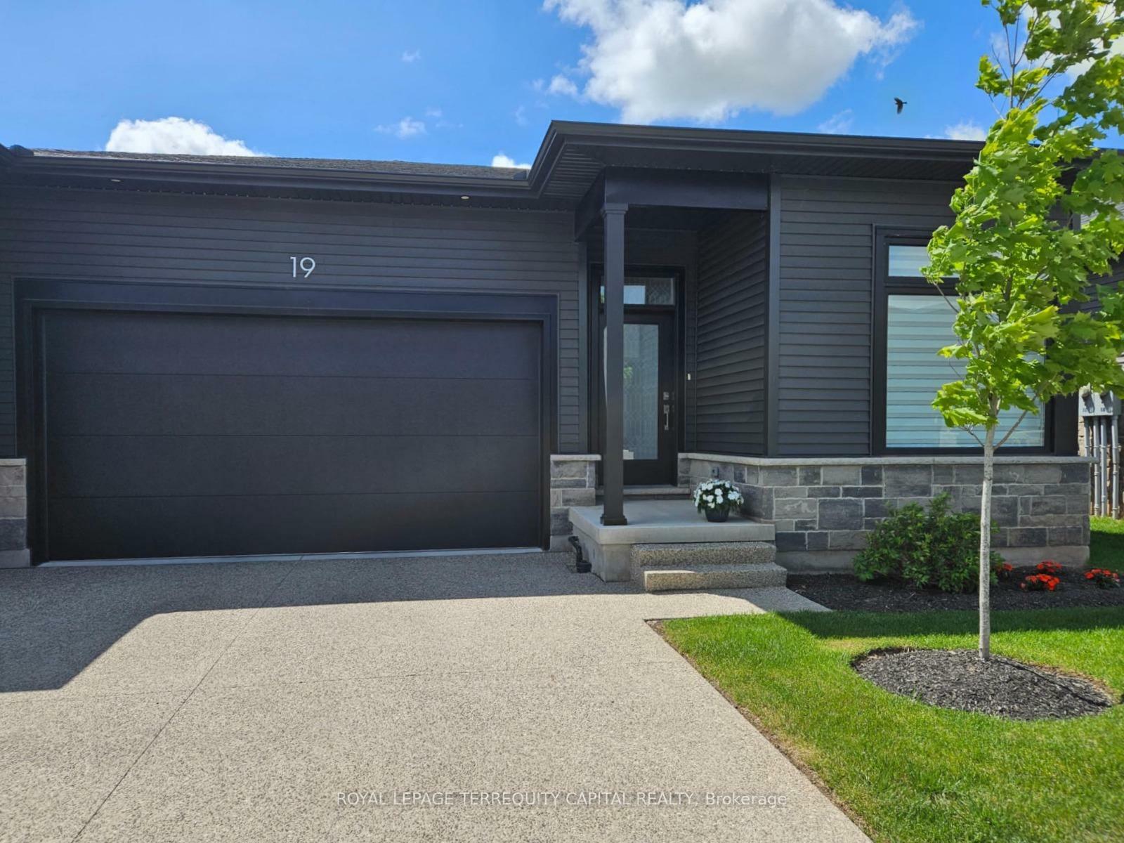 Property Photo:  8974 Willoughby Drive 19  ON L2G 0Y7 