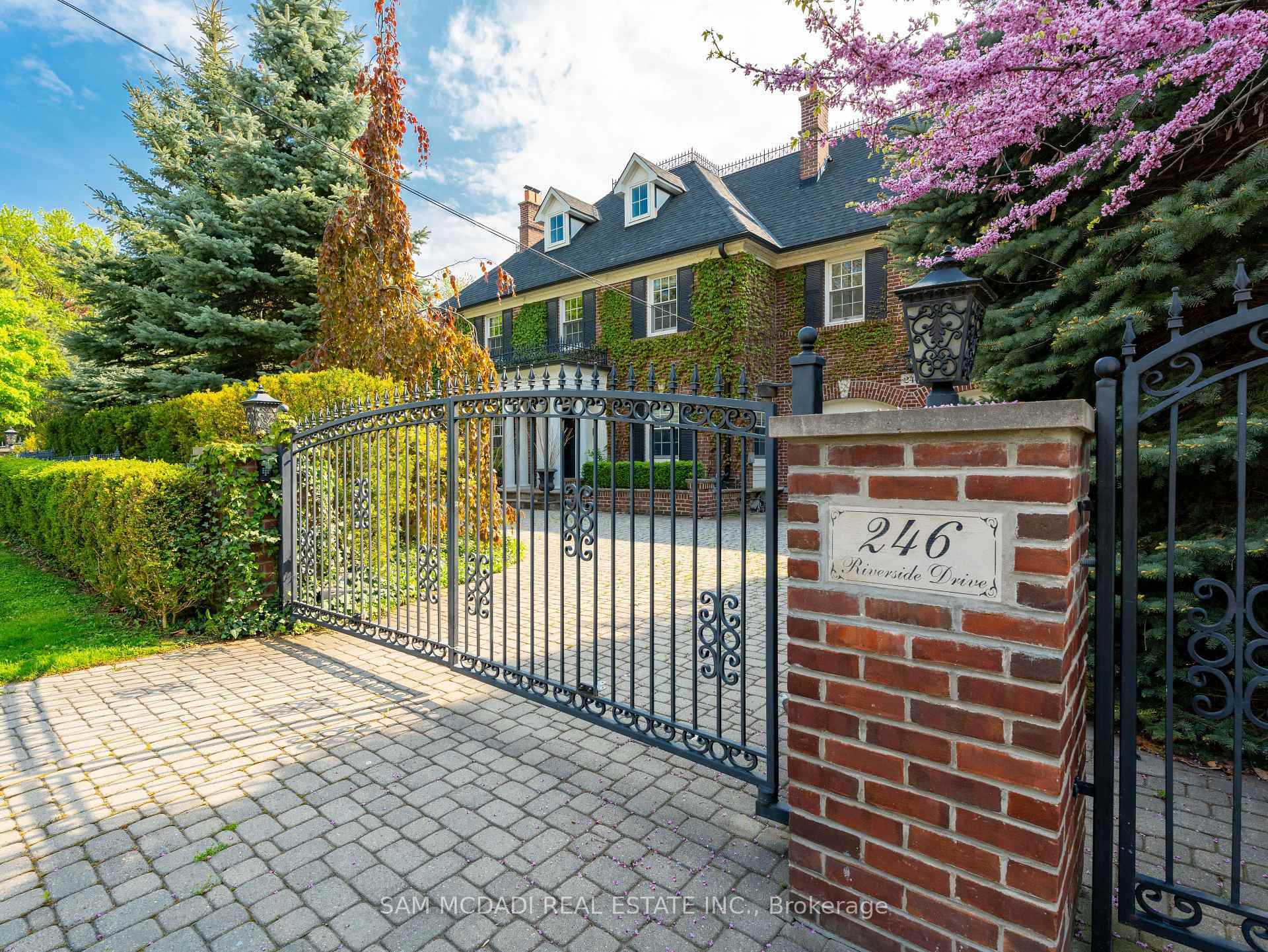 Property Photo: 246 Riverside Drive ON M6S 4A9