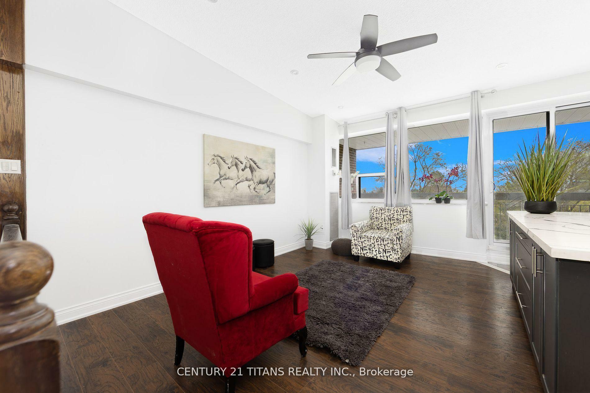 Property Photo: 4064 Lawrence Avenue E 501 ON M1E 4V6