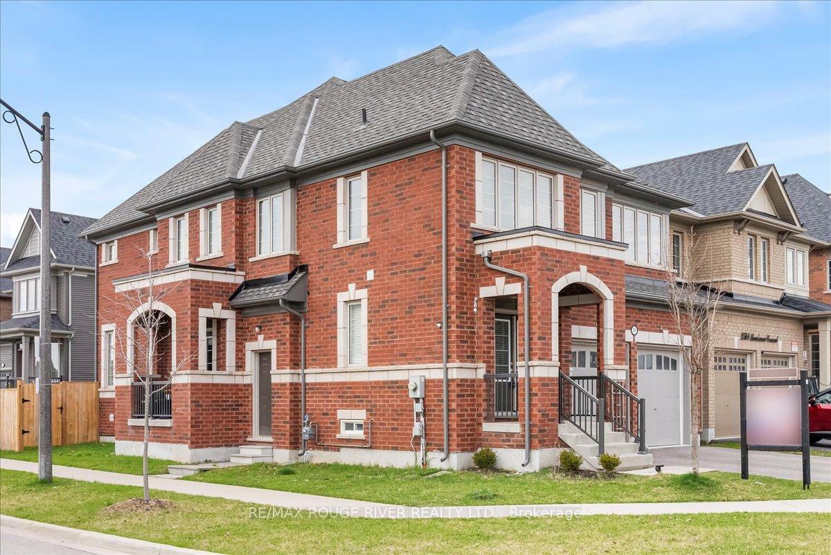 2560 Bandsman Crescent  Oshawa ON L1L 0M2 photo
