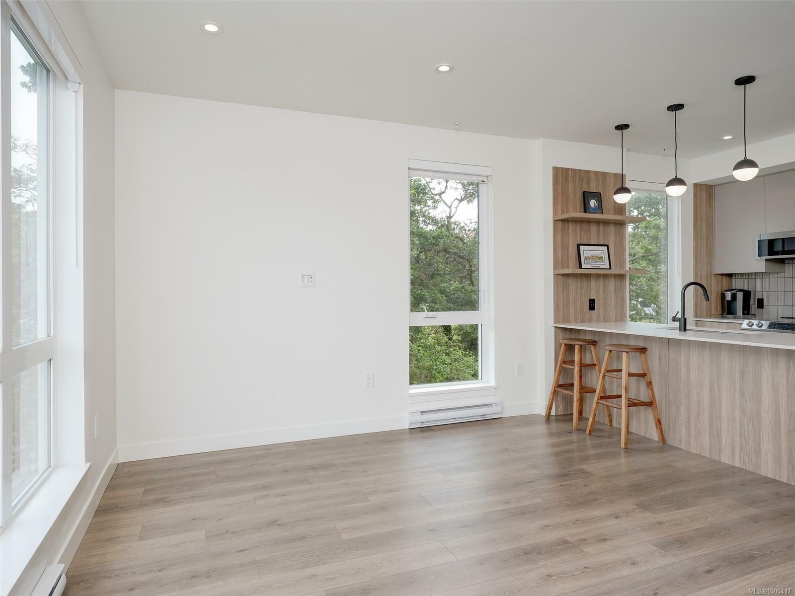 Property Photo: 1301 Hillside Ave 307 BC V8T 0E3