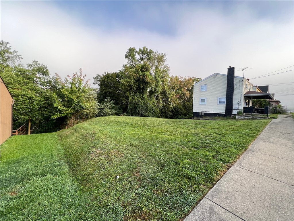 Property Photo:  454 Edith St  PA 15211 