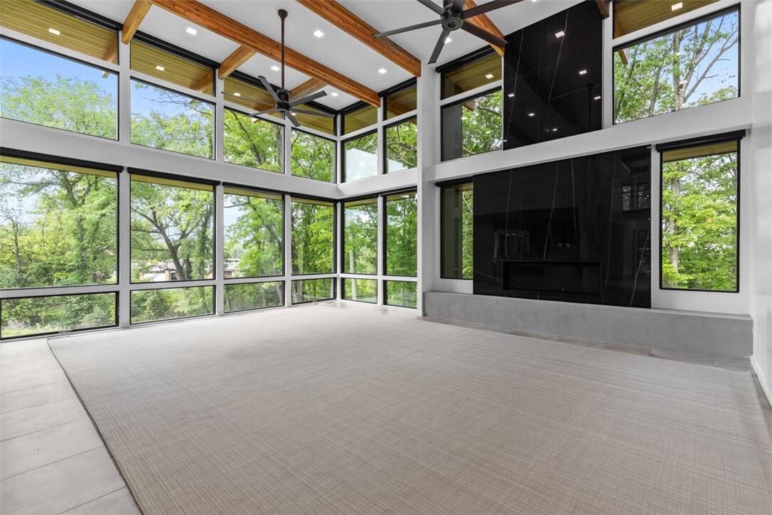 Property Photo: 409 Fox Chapel Road PA 15238