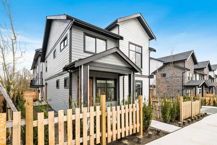 Property Photo: 20645 68 Avenue 18 BC V2Y 1P9