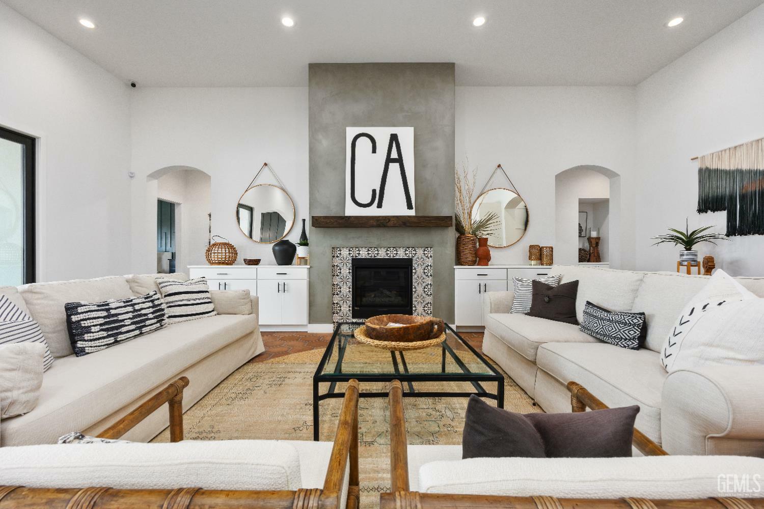 Property Photo: 12008 Marquise Drive Drive CA 93306