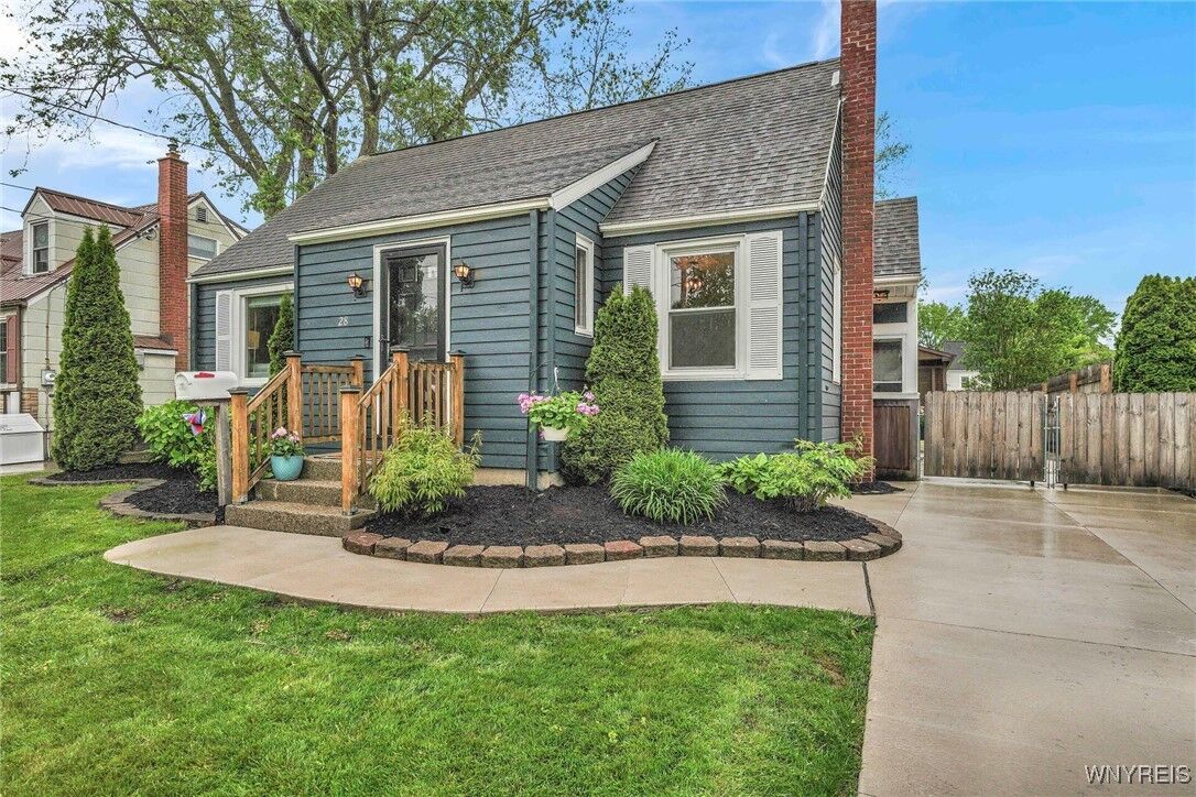 Property Photo:  28 Wilkshire Place  NY 14086 