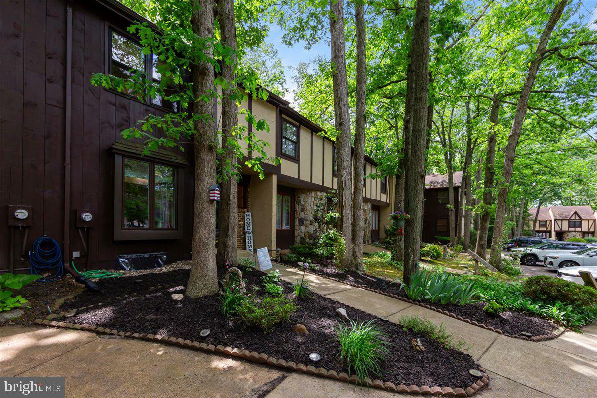 Property Photo:  915 Burberry Court  NJ 08081 