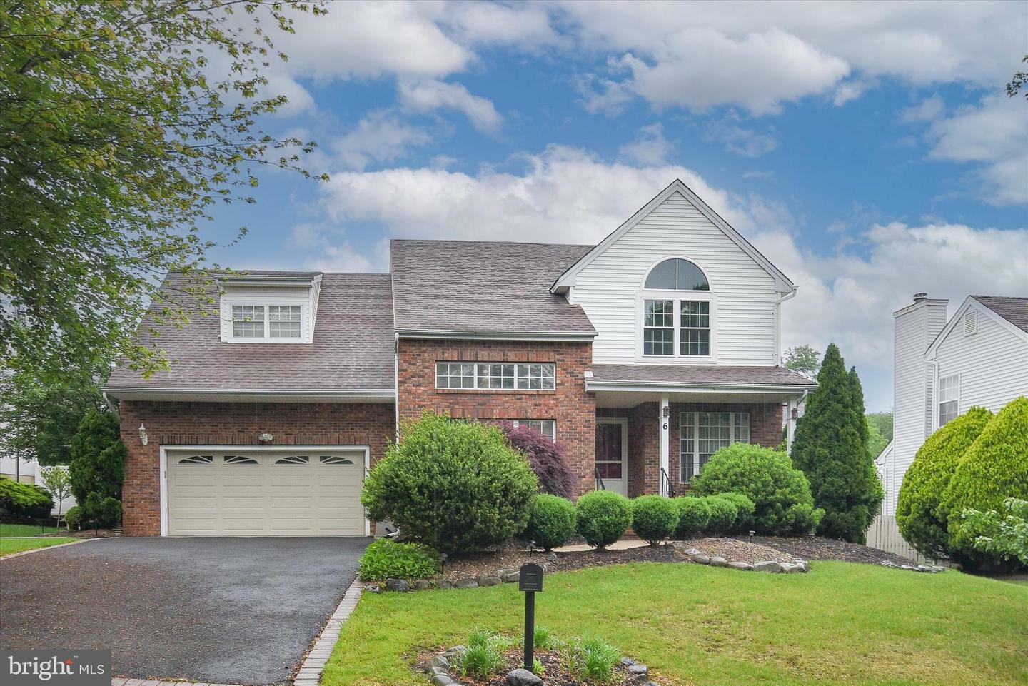 Property Photo:  6 Thrush Court  NJ 08857 