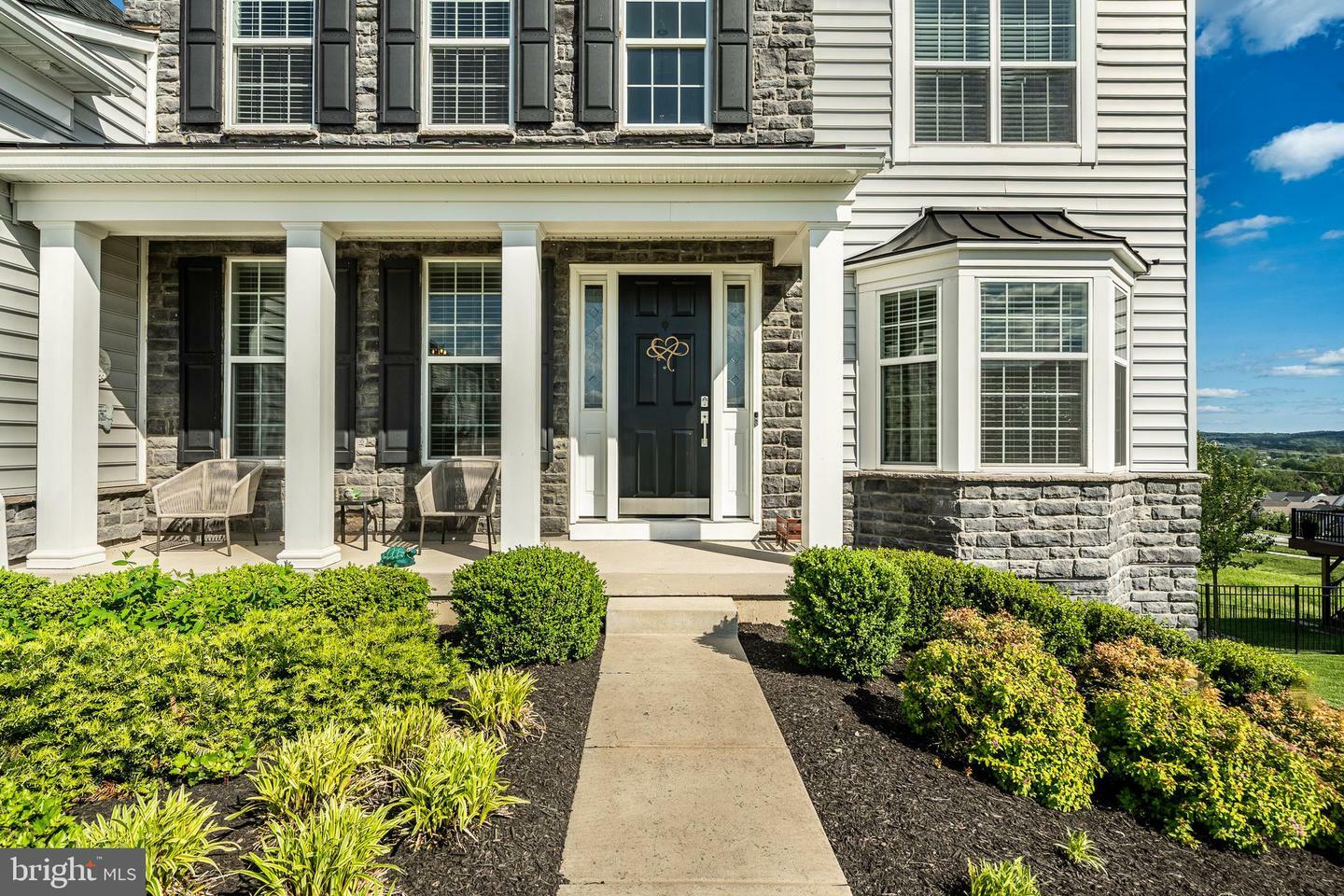 Property Photo: 405 Millwright Lane PA 19460